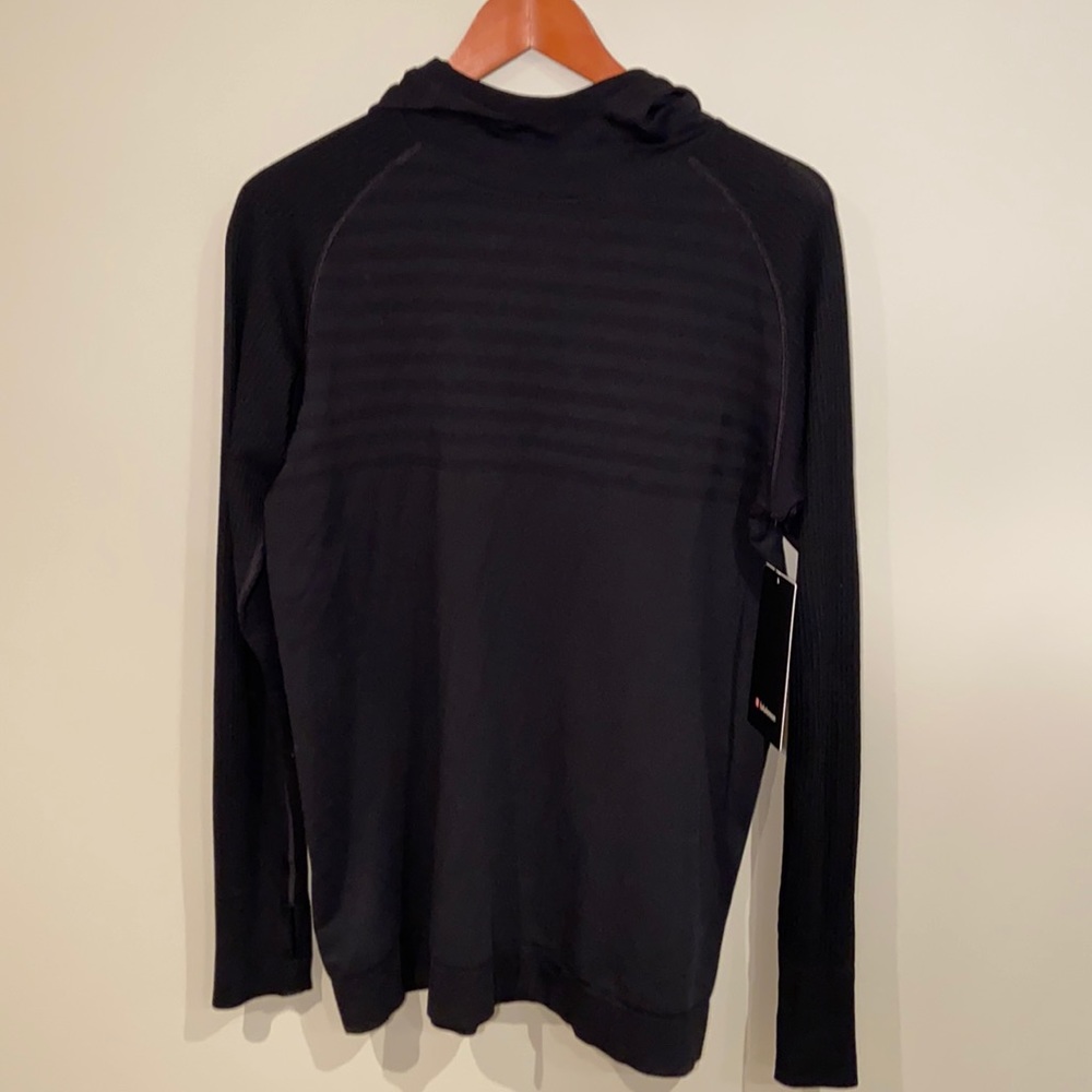 Men’s Lululemon performance fitted hoodie